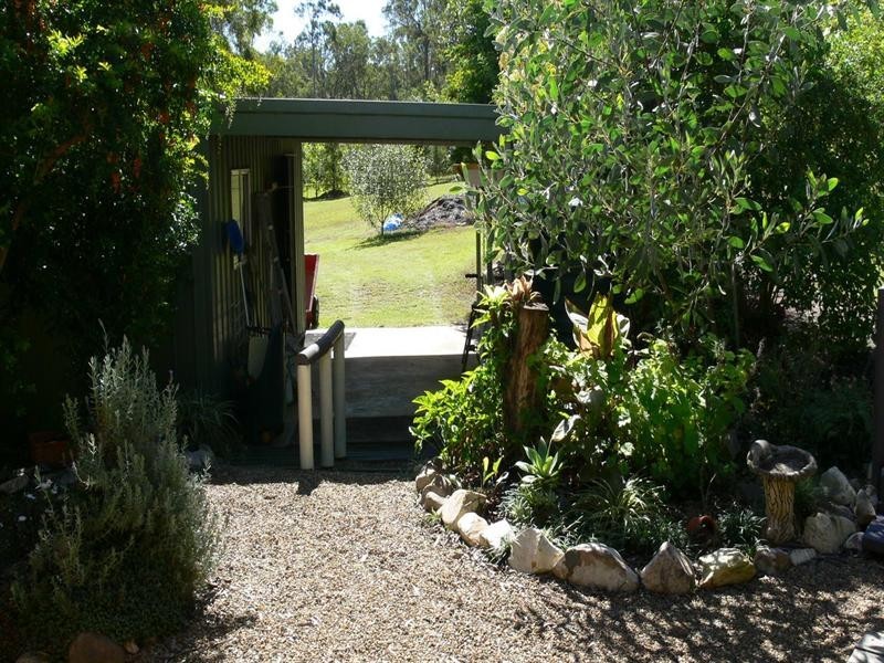 42 Buckingham Court, Mount Hallen QLD 4312