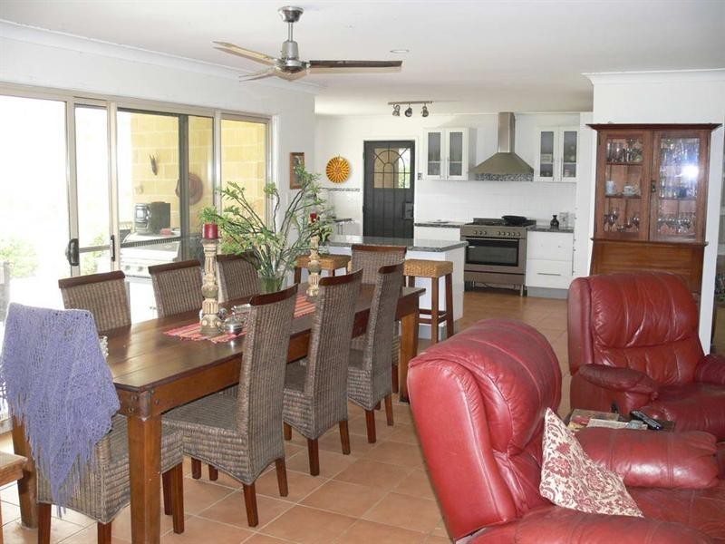 86 Boon Road, Esk QLD 4312