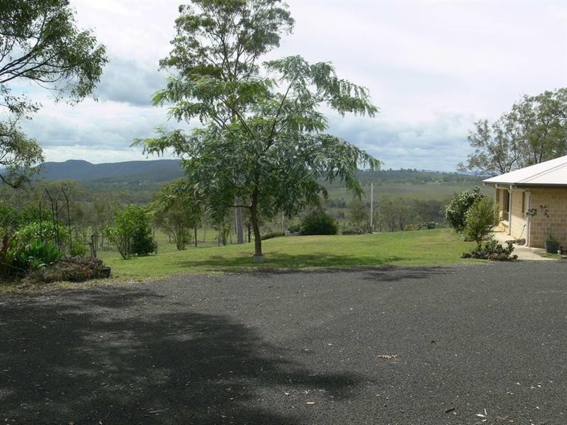 86 Boon Road, Esk QLD 4312