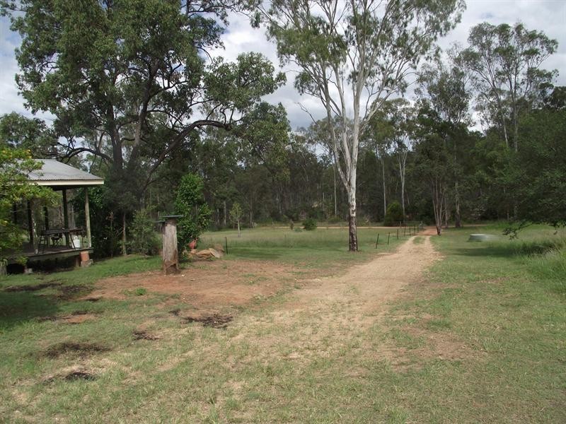 340 Thomas Road, Upper Lockyer QLD 4352