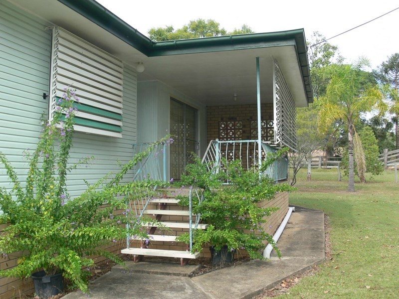 80 East Street, Esk QLD 4312