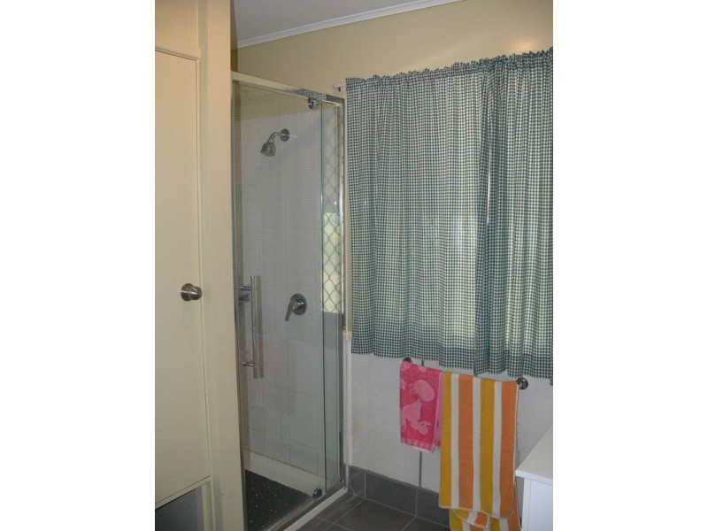 80 East Street, Esk QLD 4312