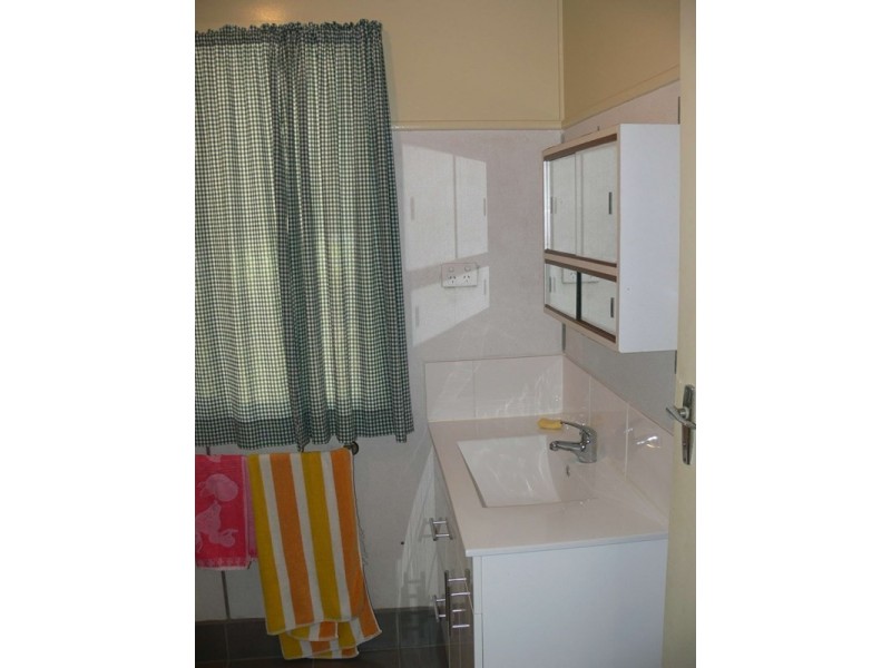 80 East Street, Esk QLD 4312