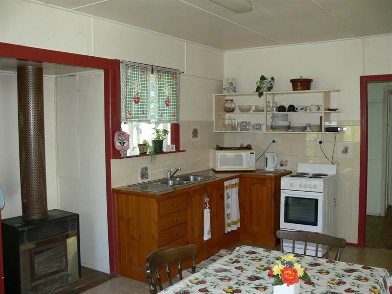 14 Adelaide Street, Esk QLD 4312