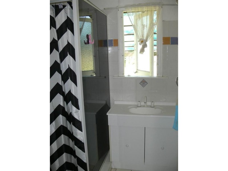 14 Adelaide Street, Esk QLD 4312