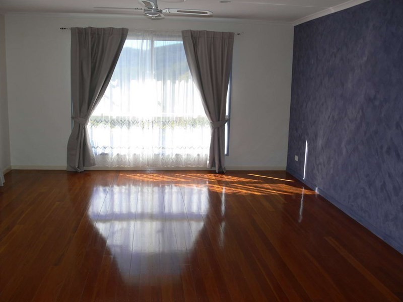 44 Barbour Street, Esk QLD 4312