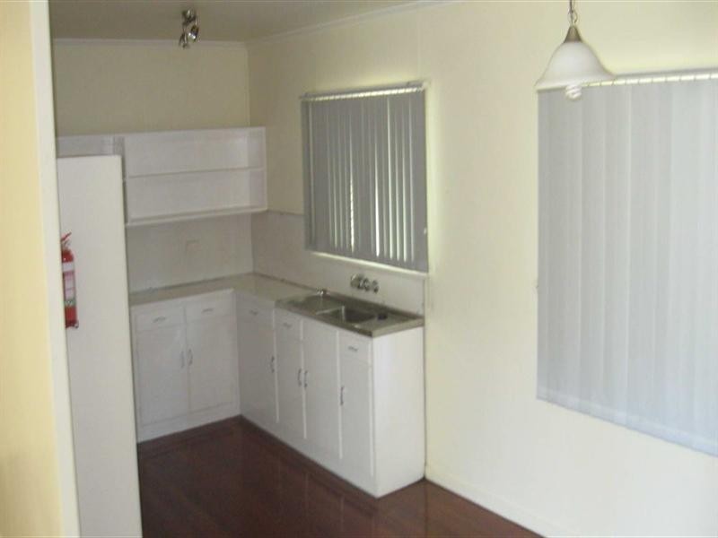 29 Down Street, Esk QLD 4312