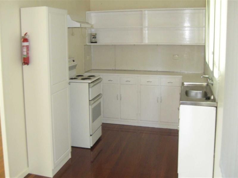 29 Down Street, Esk QLD 4312