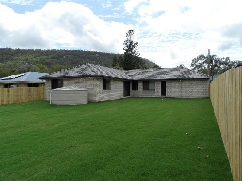 35 Middle Street, Esk QLD 4312