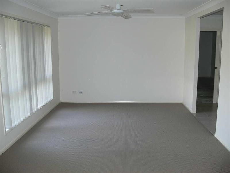 35 Middle Street, Esk QLD 4312