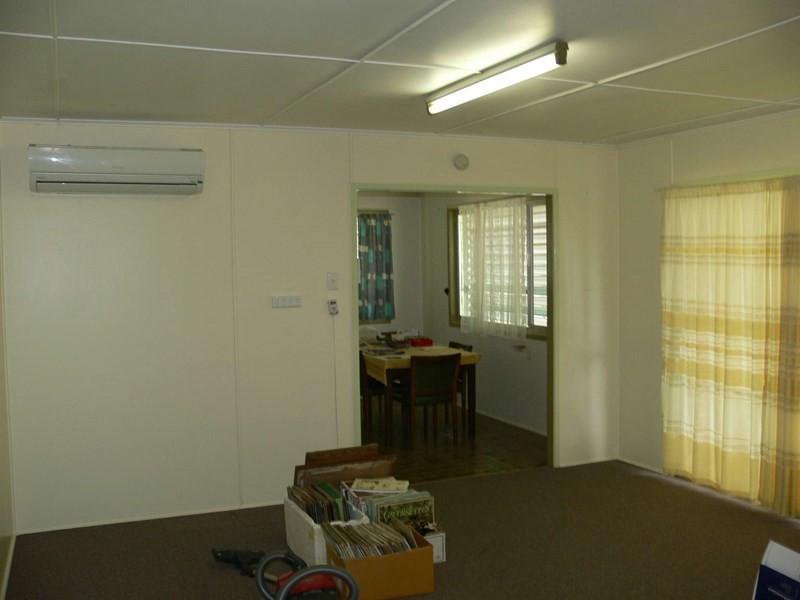 80 East Street, Esk QLD 4312