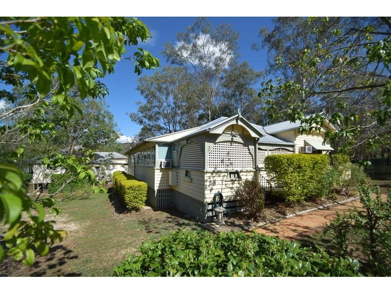 2 Mack Street, Esk QLD 4312