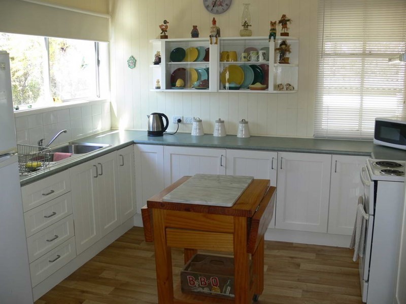 2 Mack Street, Esk QLD 4312