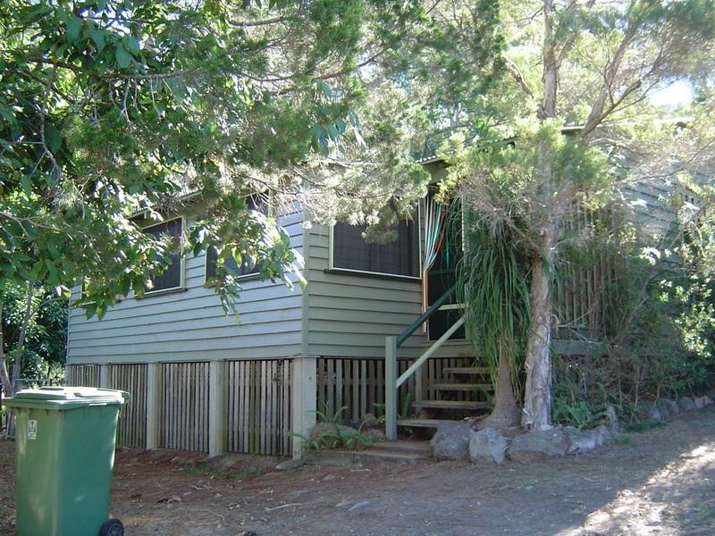 8 First Avenue, Somerset Dam QLD 4312