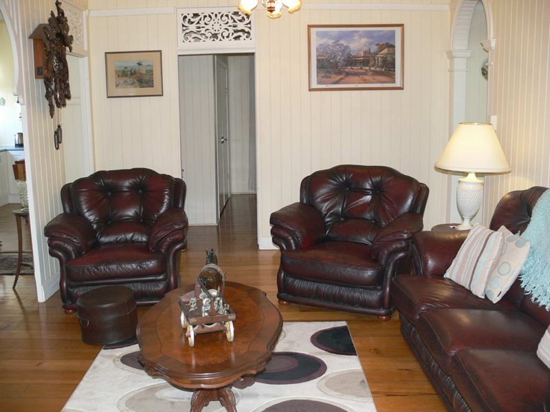 2 Mack Street, Esk QLD 4312