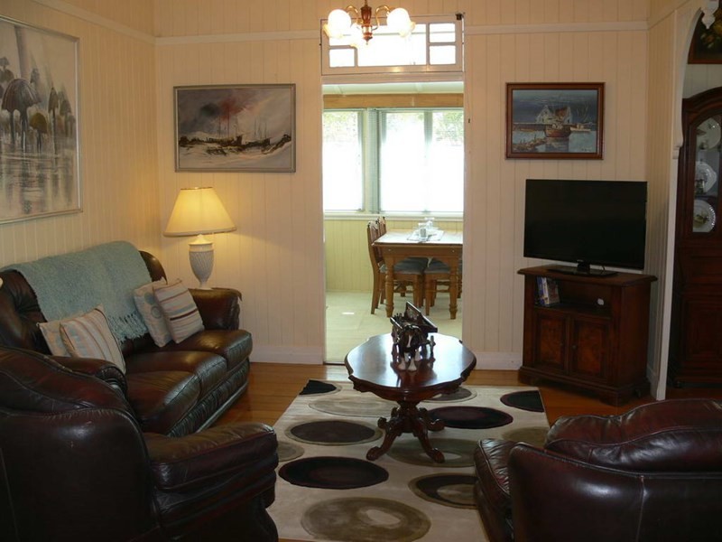 2 Mack Street, Esk QLD 4312