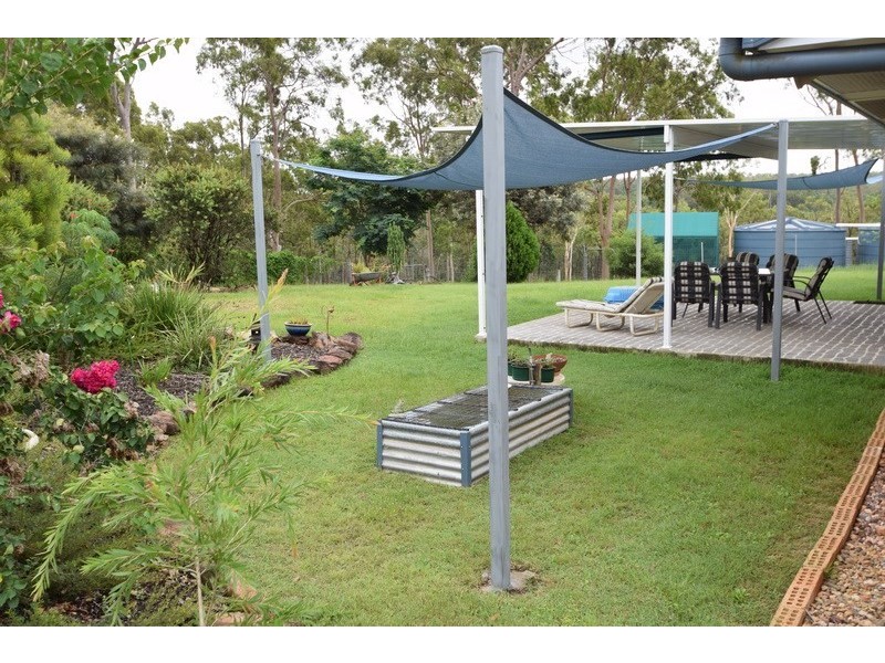 285 Edinburgh Drive, Mount Hallen QLD 4312