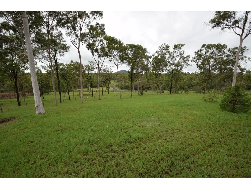 285 Edinburgh Drive, Mount Hallen QLD 4312
