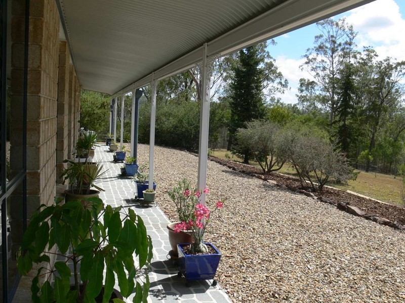 285 Edinburgh Drive, Mount Hallen QLD 4312