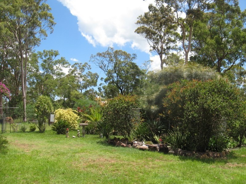 285 Edinburgh Drive, Mount Hallen QLD 4312