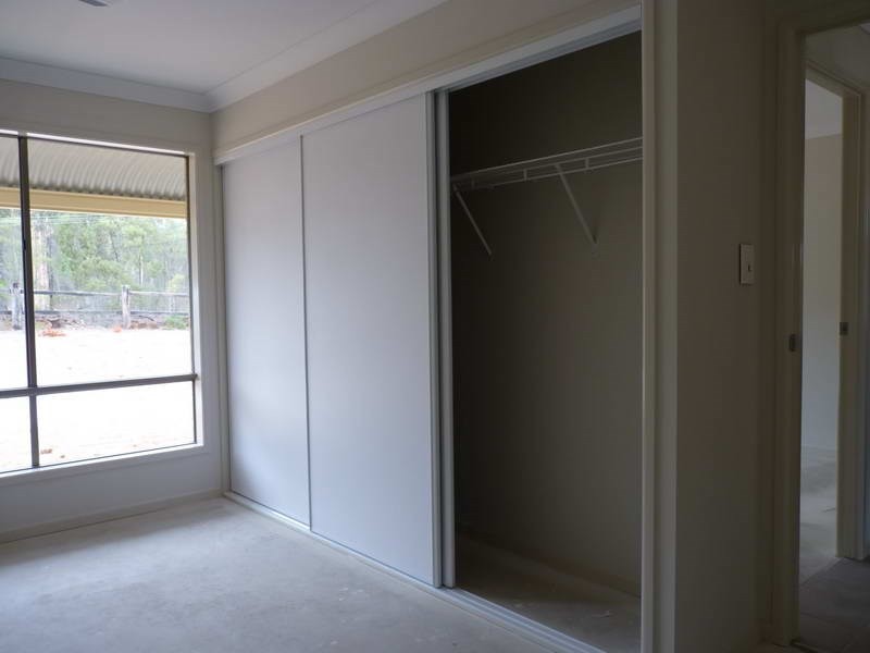 77 Cambridge Drive, Mount Hallen QLD 4312