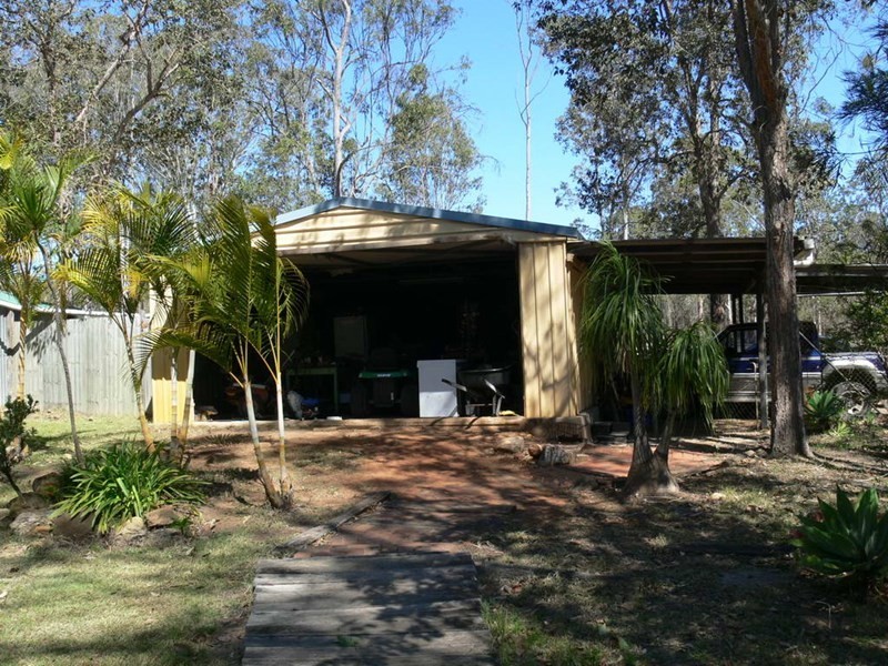 33 Cedar Avenue, Esk QLD 4312