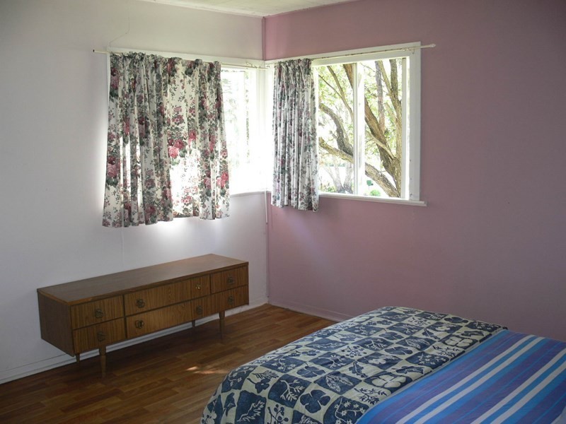 14 Adelaide Street, Esk QLD 4312