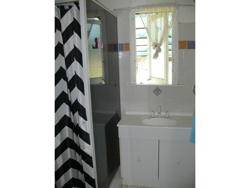 14 Adelaide Street, Esk QLD 4312