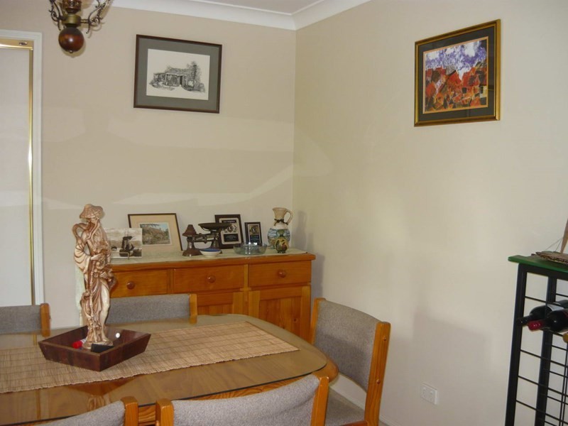 42 Buckingham Court, Mount Hallen QLD 4312