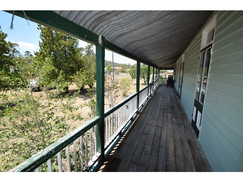 13 Short Street, Esk QLD 4312