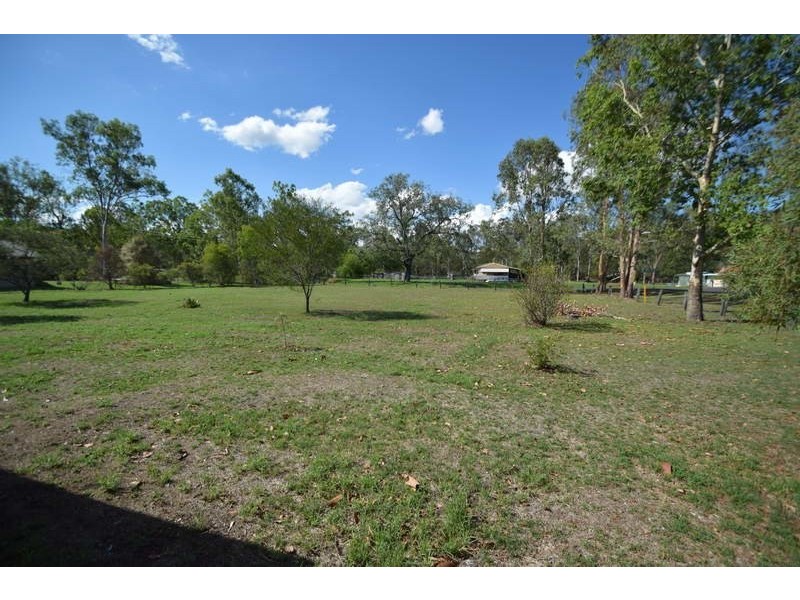 13 Short Street, Esk QLD 4312