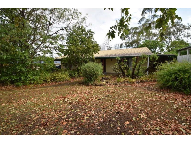 8 Elizabeth Street, Esk QLD 4312