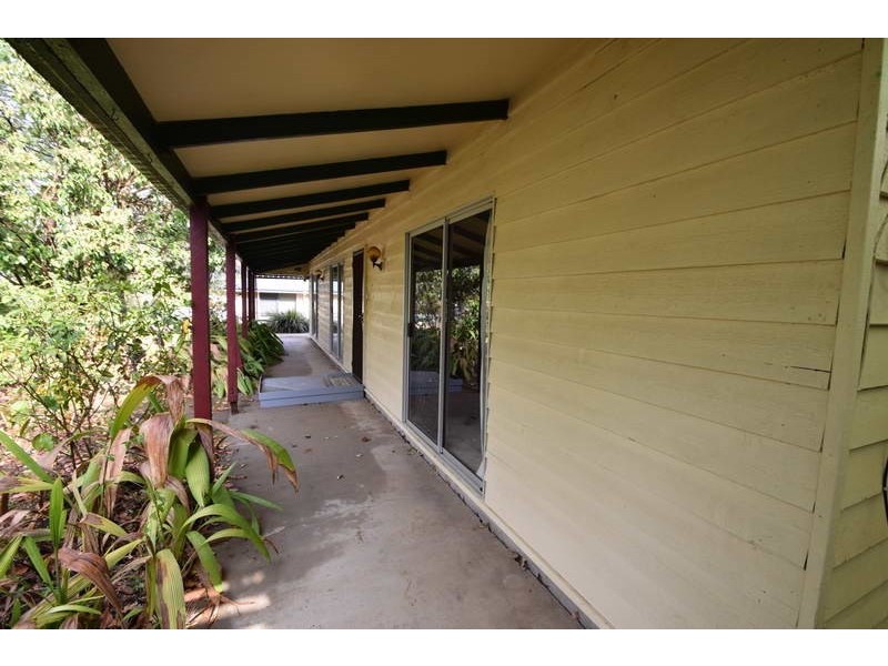 8 Elizabeth Street, Esk QLD 4312