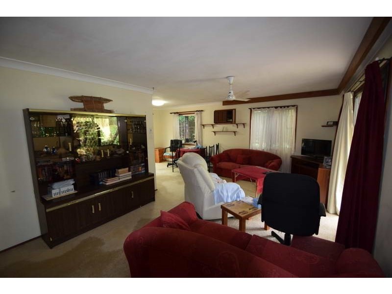 8 Elizabeth Street, Esk QLD 4312