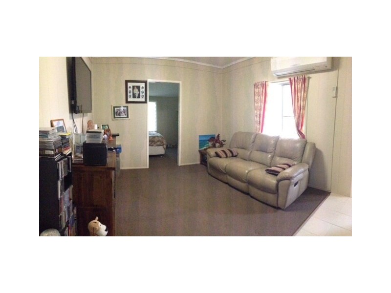 36 South Street, Esk QLD 4312