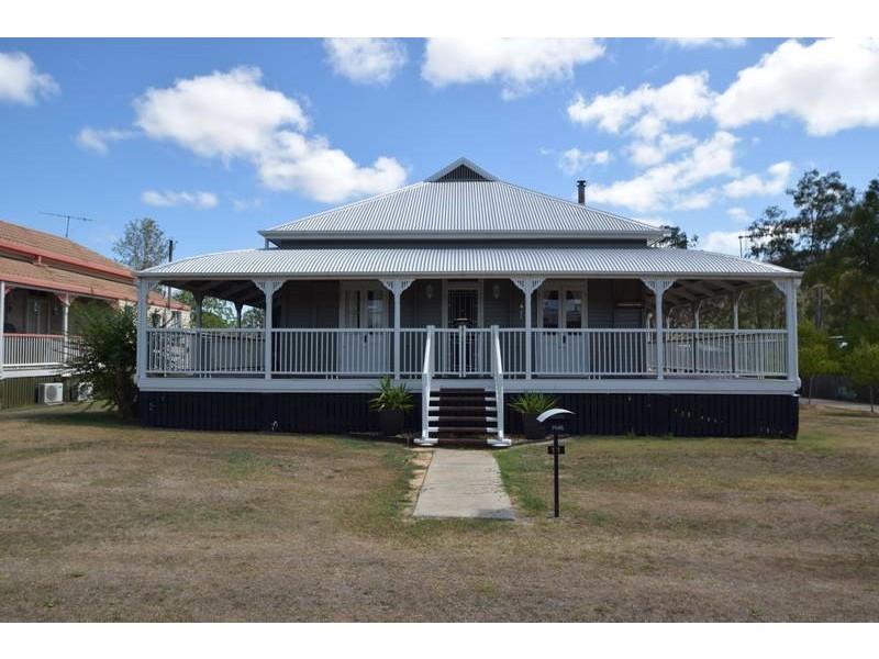 11 Pryde Street, Esk QLD 4312