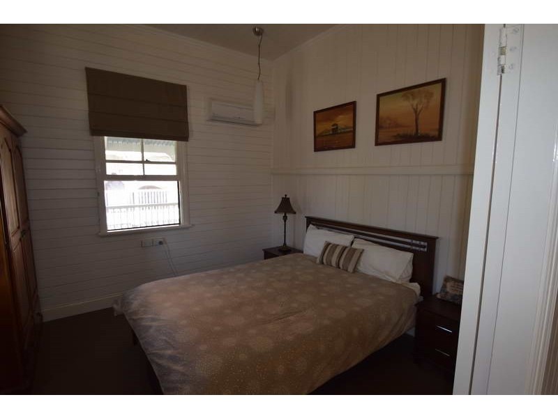 11 Pryde Street, Esk QLD 4312