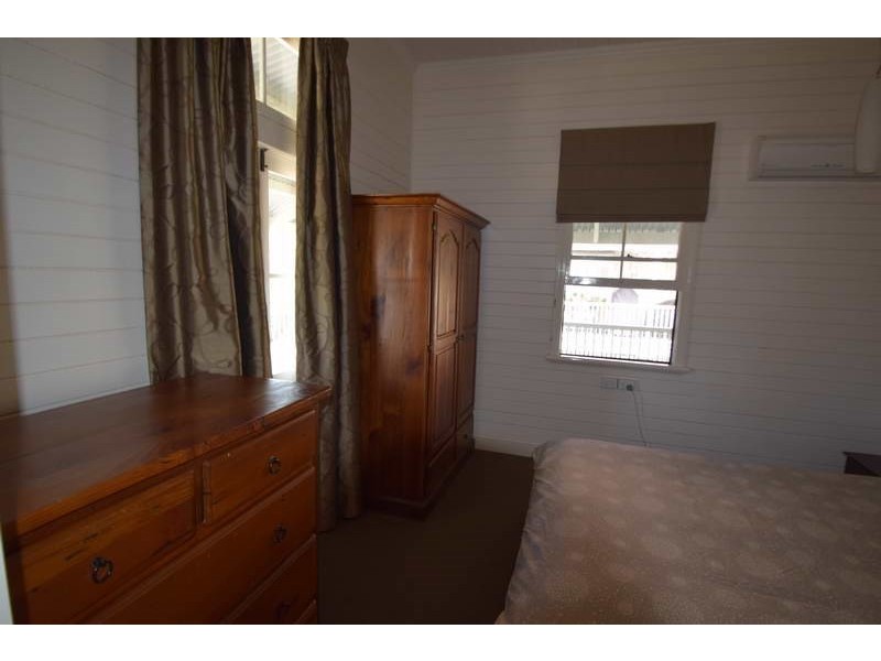 11 Pryde Street, Esk QLD 4312