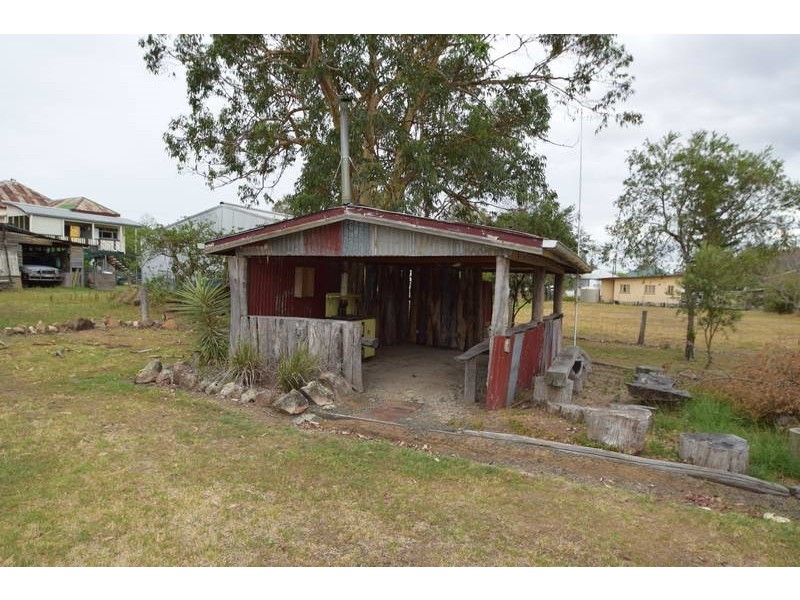 11 Pryde Street, Esk QLD 4312