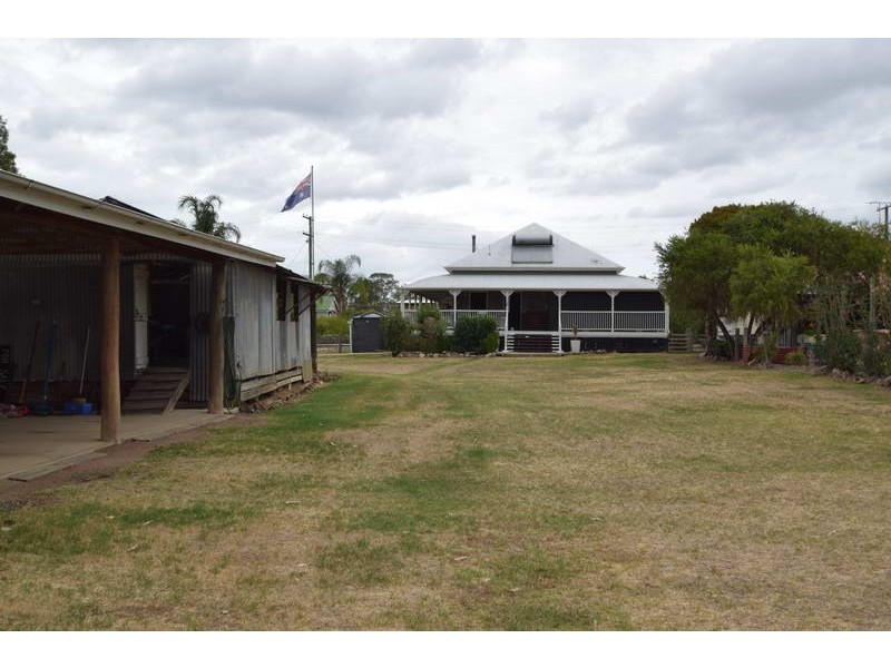 11 Pryde Street, Esk QLD 4312