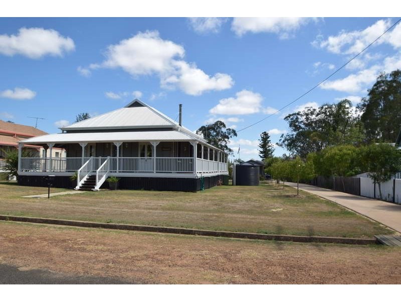 11 Pryde Street, Esk QLD 4312