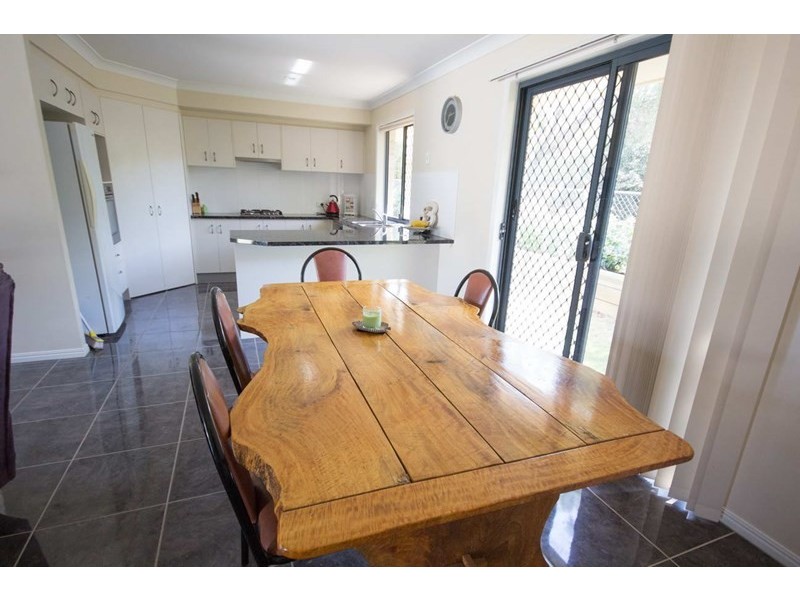 6 Elizabeth Street, Esk QLD 4312