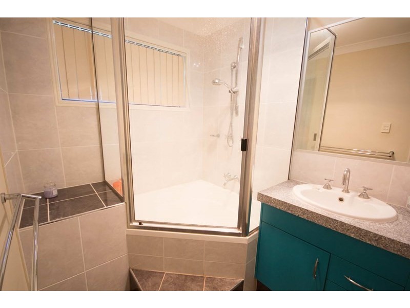 6 Elizabeth Street, Esk QLD 4312