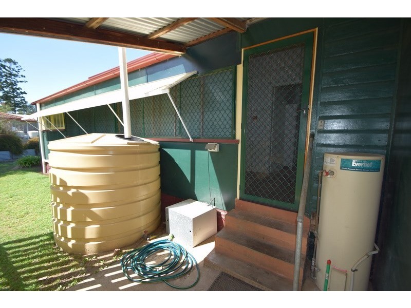 174 Ipswich Street, Esk QLD 4312