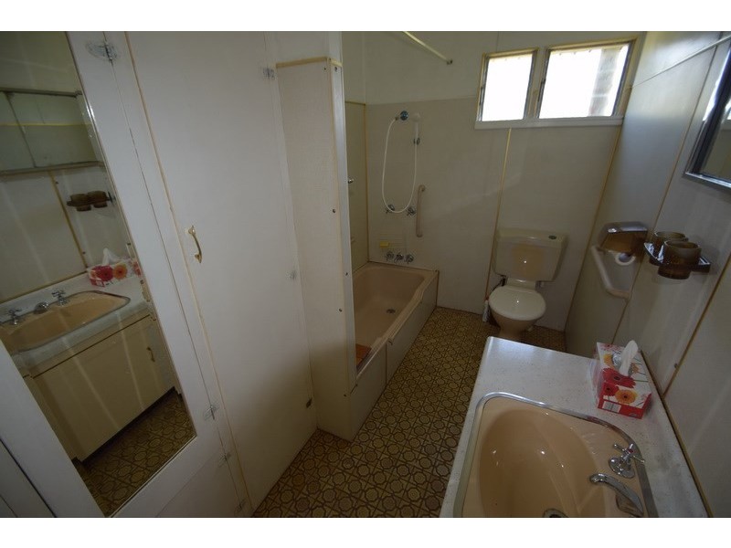 174 Ipswich Street, Esk QLD 4312