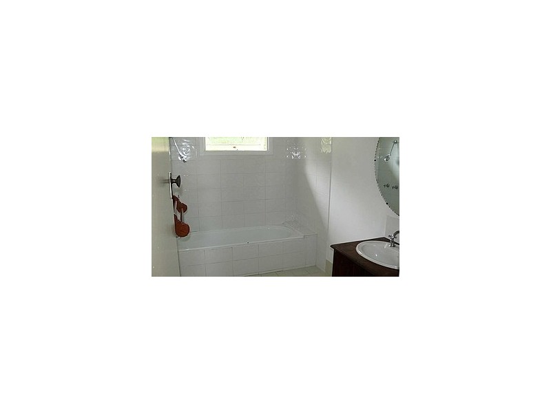 23 Down Street, Esk QLD 4312