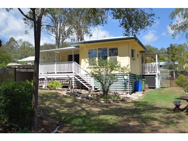 23 Down Street, Esk QLD 4312