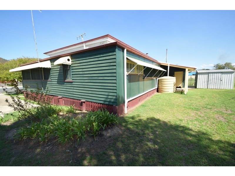 174 Ipswich Street, Esk QLD 4312