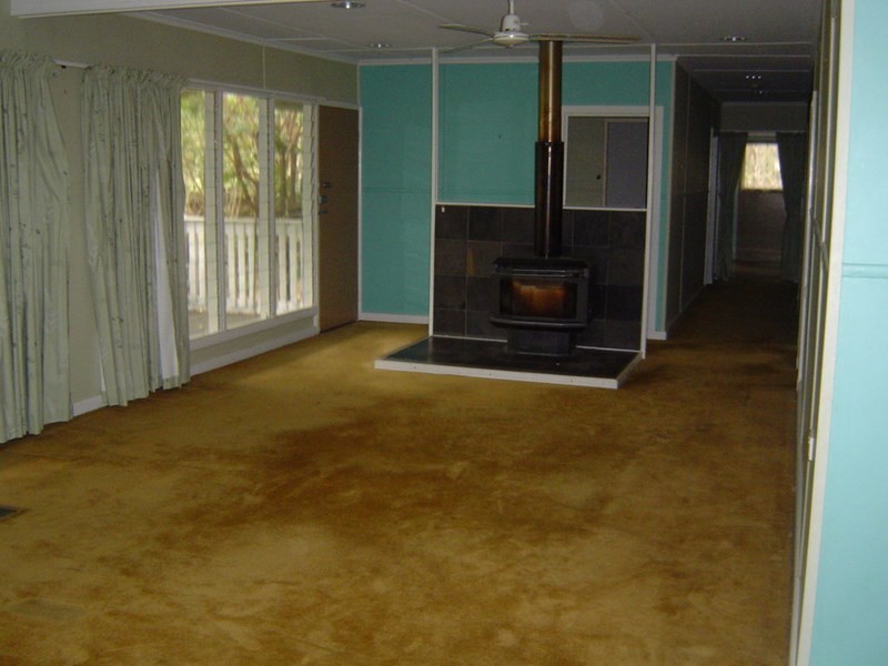 86 Middle Street, Esk QLD 4312