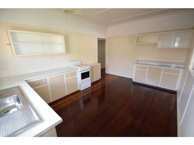 24 Short Street, Esk QLD 4312